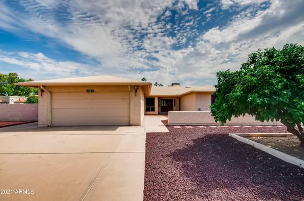 Sun Lakes, AZ 85248,25811 S DARTFORD Drive