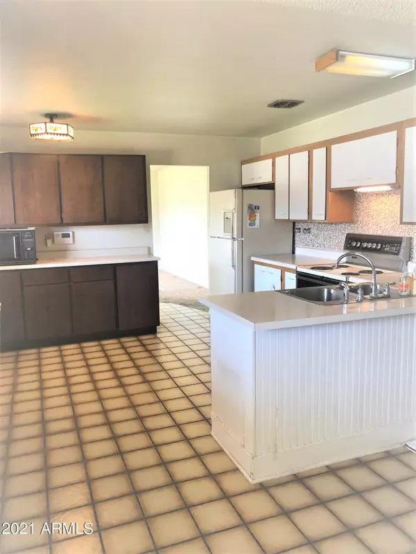 Tempe, AZ 85288,310 E PAPAGO Drive