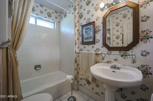 Phoenix, AZ 85014,6740 N 7th Street