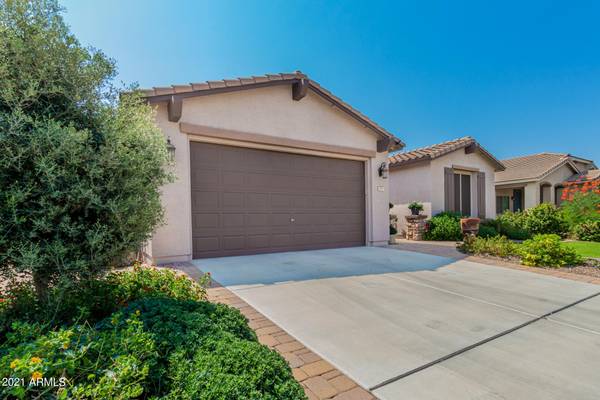 San Tan Valley, AZ 85140,595 W DRAGON TREE Avenue