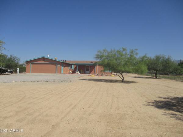 Congress, AZ 85332,23300 W MULE DEER Lane