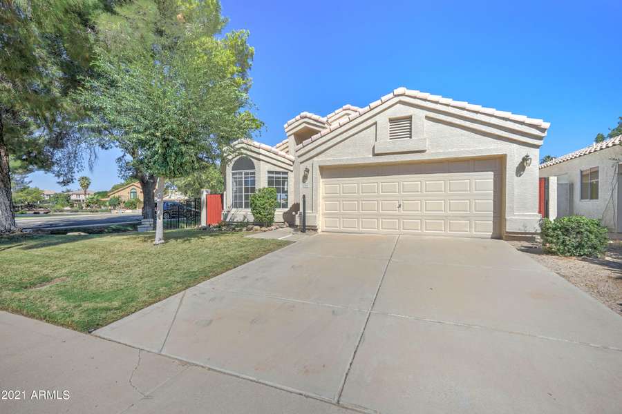 1702 E COMMONWEALTH Circle, Chandler, AZ 85225