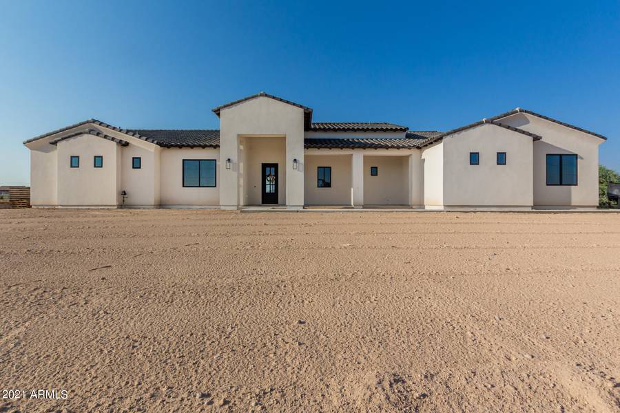 748 W RYAN Way, San Tan Valley, AZ 85143