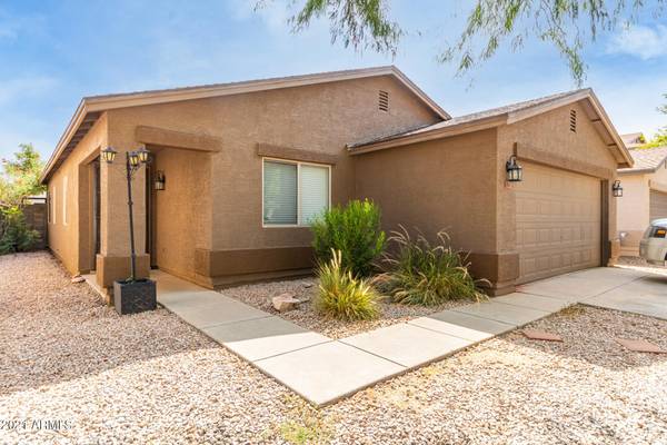 1047 E COWBOY COVE Trail, San Tan Valley, AZ 85143