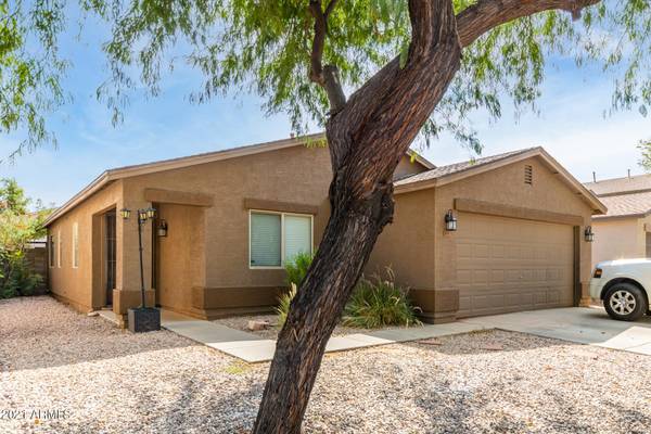 San Tan Valley, AZ 85143,1047 E COWBOY COVE Trail