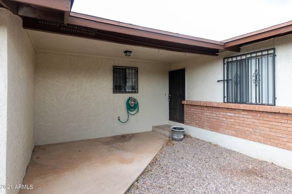 Sierra Vista, AZ 85635,515 VIA LUNA --