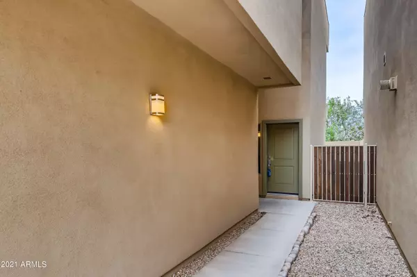 Phoenix, AZ 85032,3113 E DANBURY Road #4