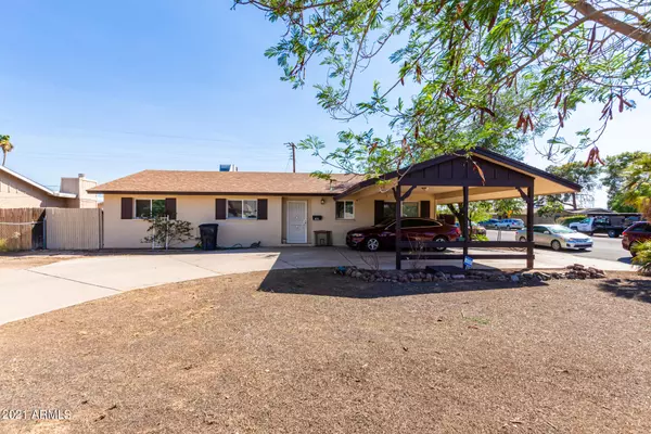 105 E GARNET Avenue, Mesa, AZ 85210