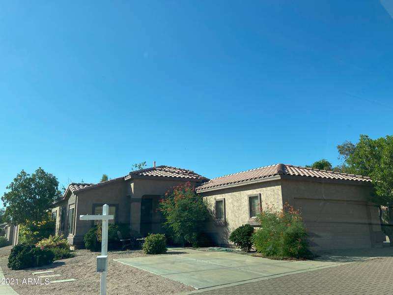 2670 E BELLERIVE Drive, Chandler, AZ 85249