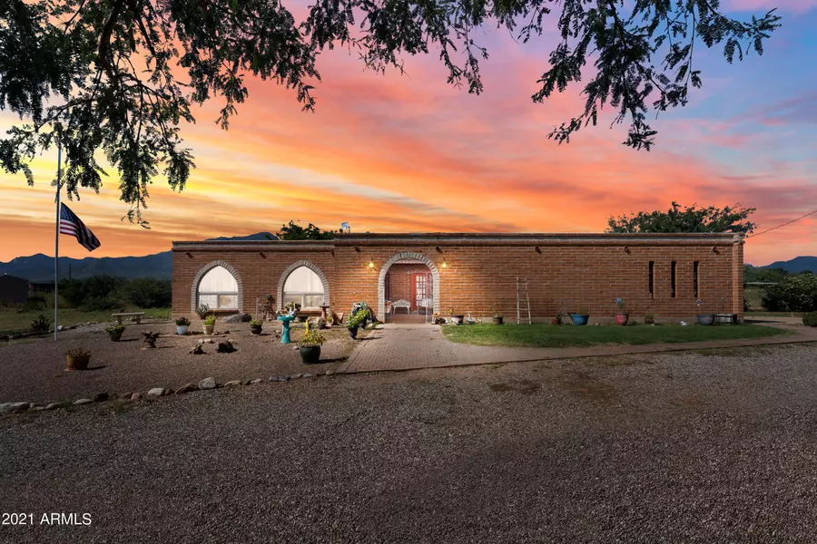 6132 S Calle De La Rosa Road, Hereford, AZ 85615