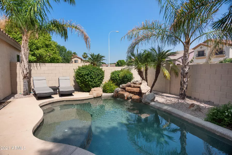 965 W HACKBERRY Court, Chandler, AZ 85248