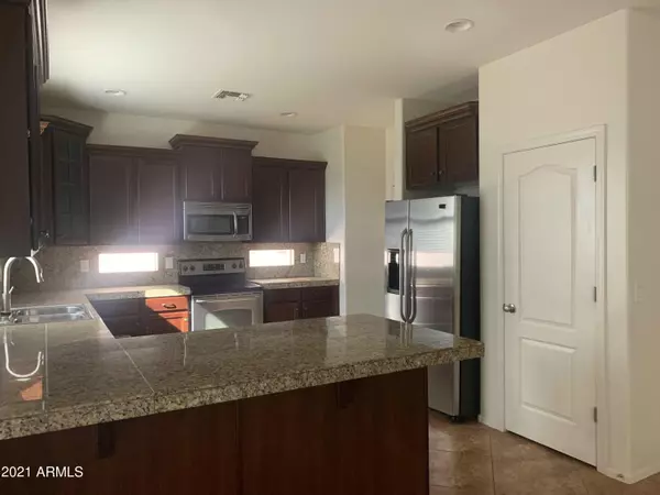 Tolleson, AZ 85353,8 N 88TH Drive