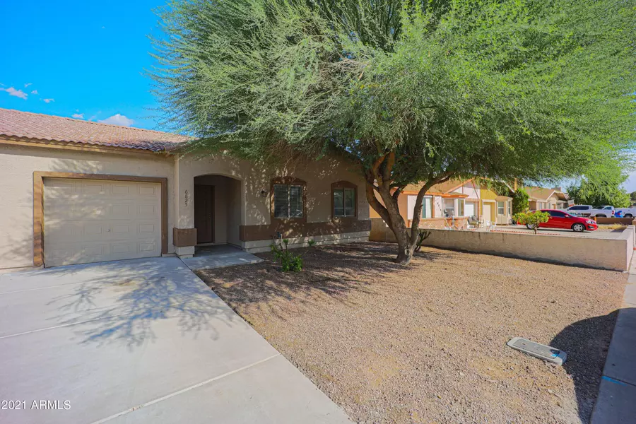 6825 N 81ST Drive, Glendale, AZ 85303