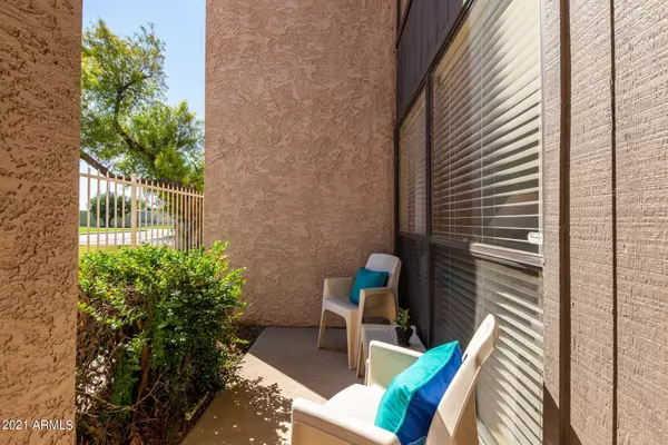 Chandler, AZ 85225,886 W GALVESTON Street #110