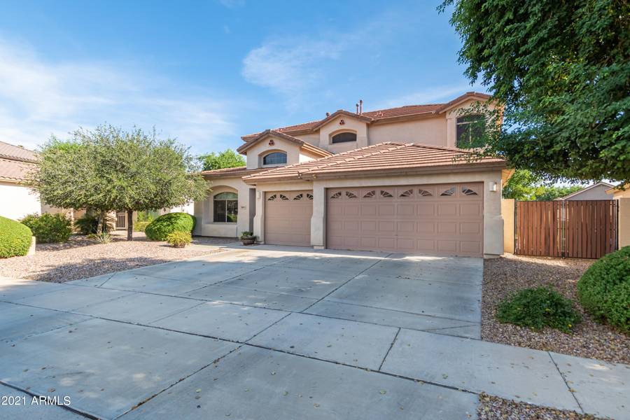 8801 W HAYWARD Avenue, Glendale, AZ 85305