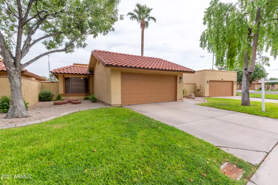 12353 S SHOSHONI Drive, Phoenix, AZ 85044