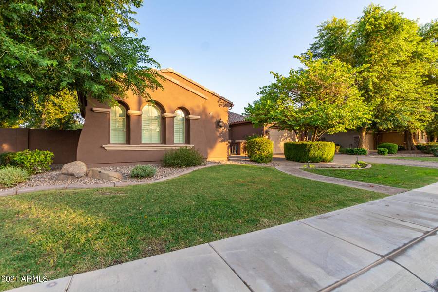 5219 S LUKE Drive S, Chandler, AZ 85249