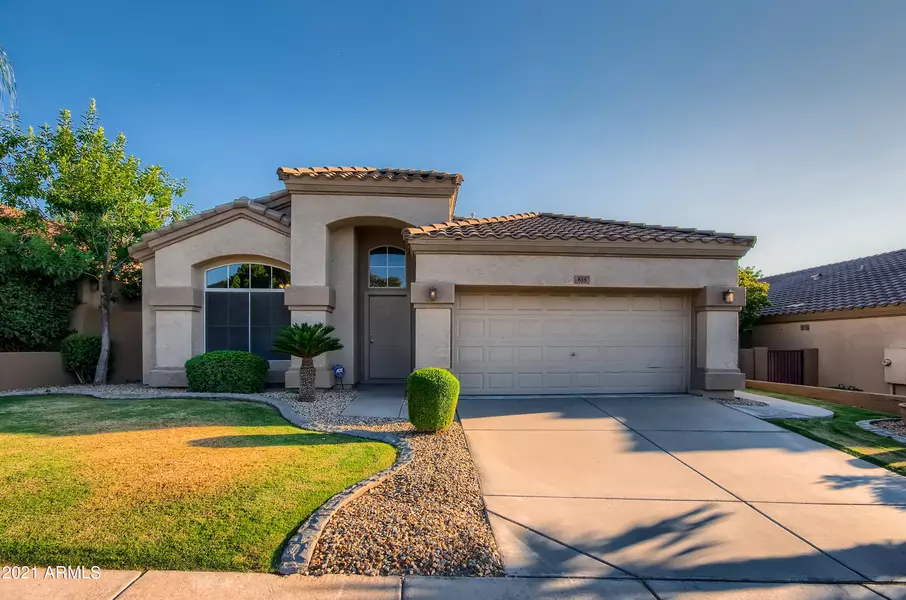 833 W LOCUST Drive, Chandler, AZ 85248