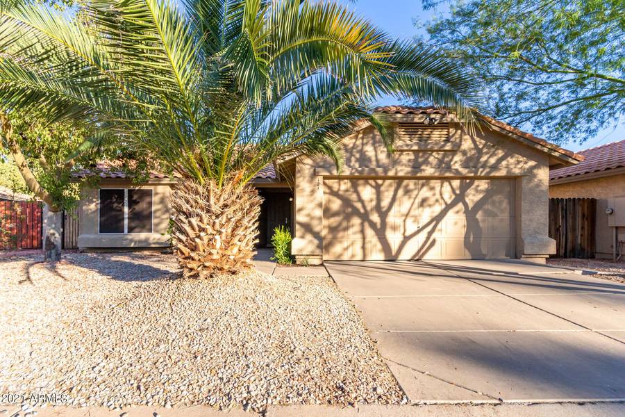 121 S SEAN Drive, Chandler, AZ 85224