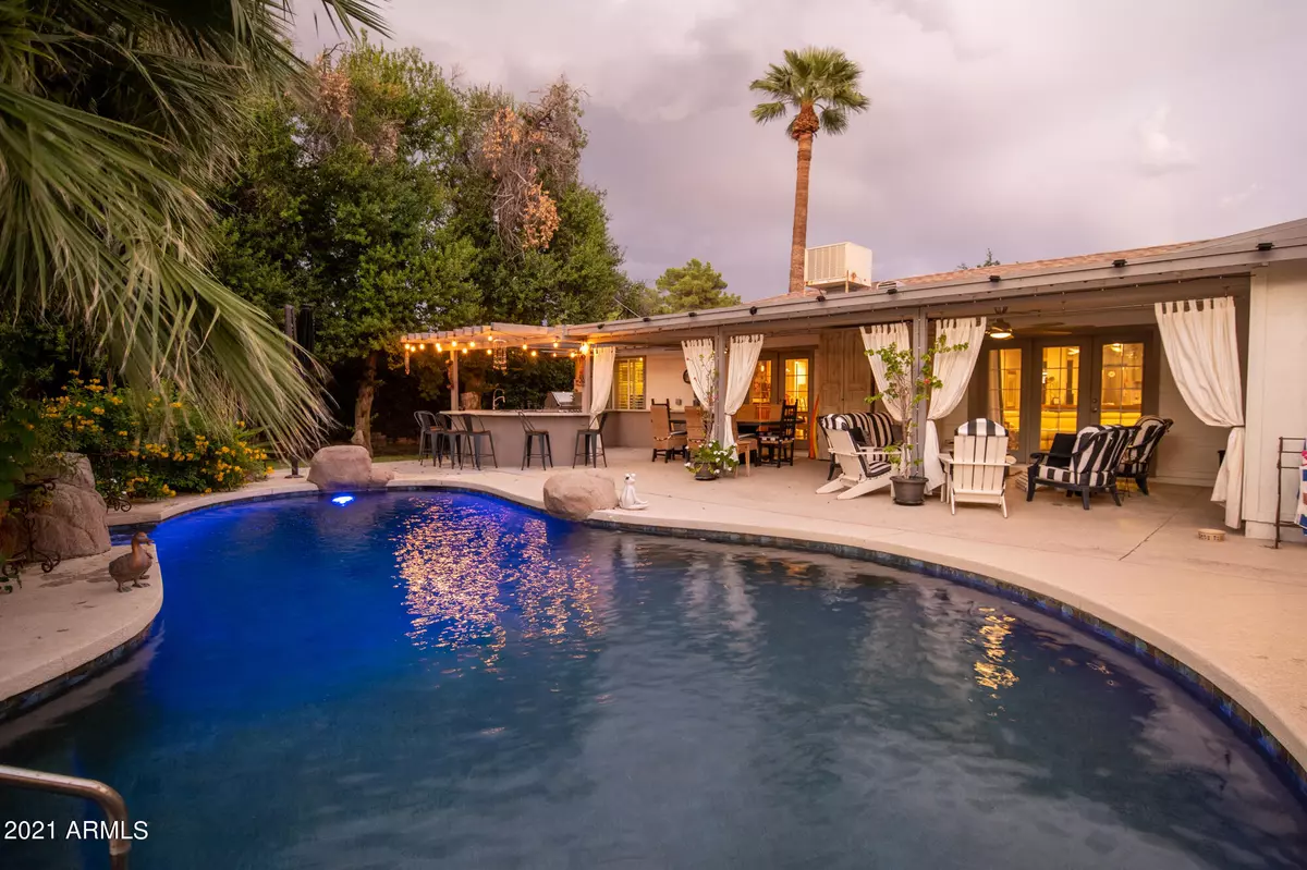 Phoenix, AZ 85014,6730 N 8TH Street