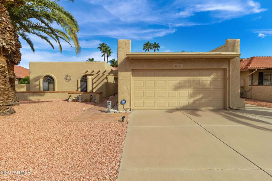 10418 E CHESTNUT Drive, Sun Lakes, AZ 85248