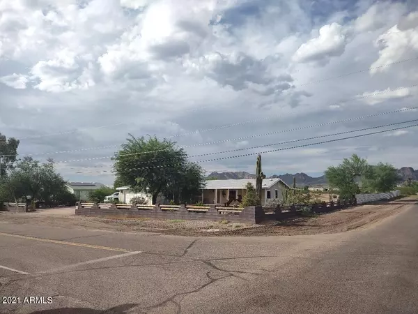 Apache Junction, AZ 85120,832 W SHIPROCK Street