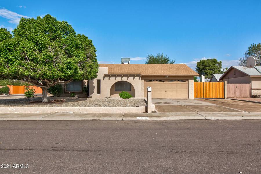 4048 W LAUREL Lane, Phoenix, AZ 85029