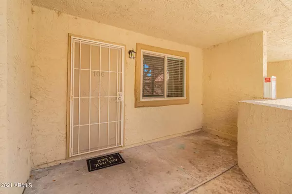 Mesa, AZ 85201,2220 W DORA Street #106