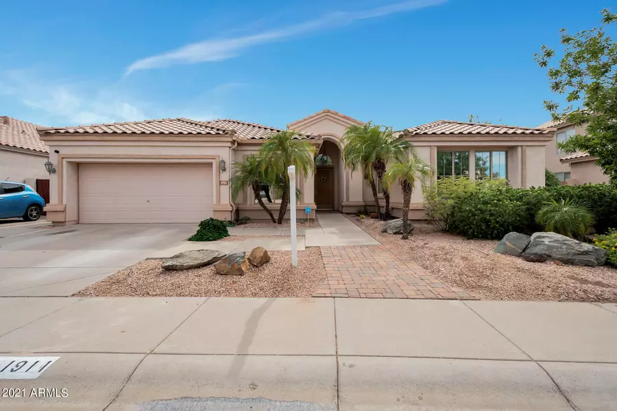 1911 W BLUEBIRD Drive, Chandler, AZ 85286