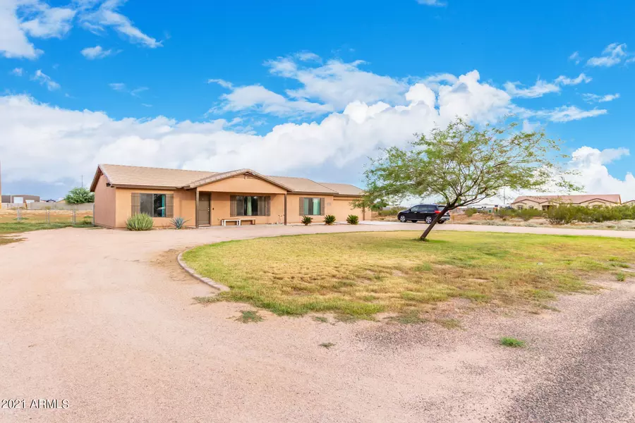 34983 N CARRIAGE Lane, San Tan Valley, AZ 85140