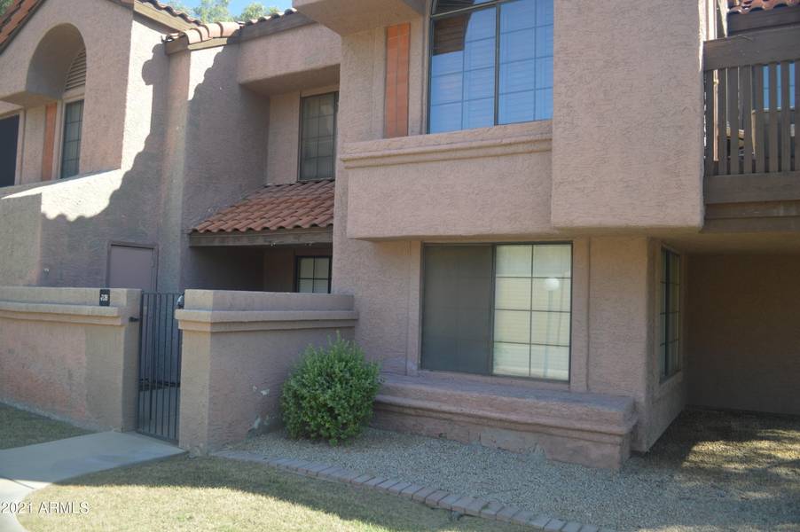 700 E MESQUITE Circle #J136, Tempe, AZ 85288