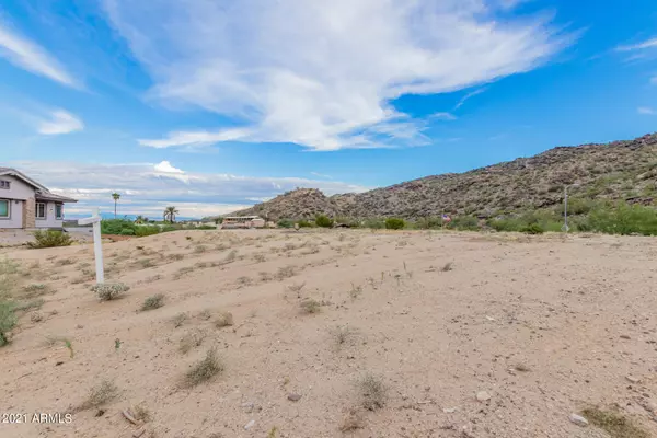 Phoenix, AZ 85042,8715 S 24TH Way #10