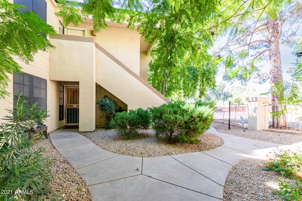 Paradise Valley, AZ 85253,6885 E COCHISE Road #208