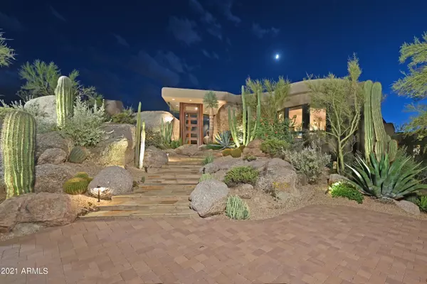 2018 SMOKETREE Drive, Carefree, AZ 85377