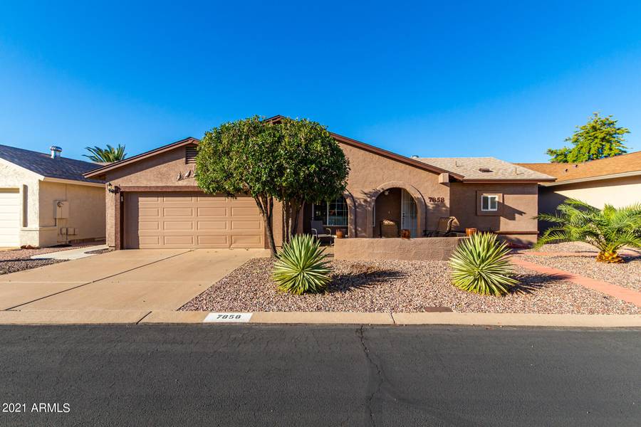 7858 E FAY Avenue, Mesa, AZ 85208