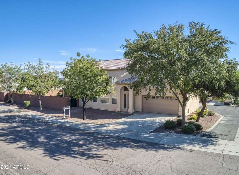 3327 E WALTANN Lane, Phoenix, AZ 85032