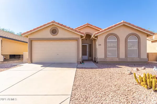 6870 S OAKMONT Drive, Chandler, AZ 85249