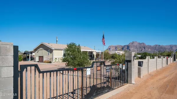 920 E 2nd Avenue,  Apache Junction,  AZ 85119