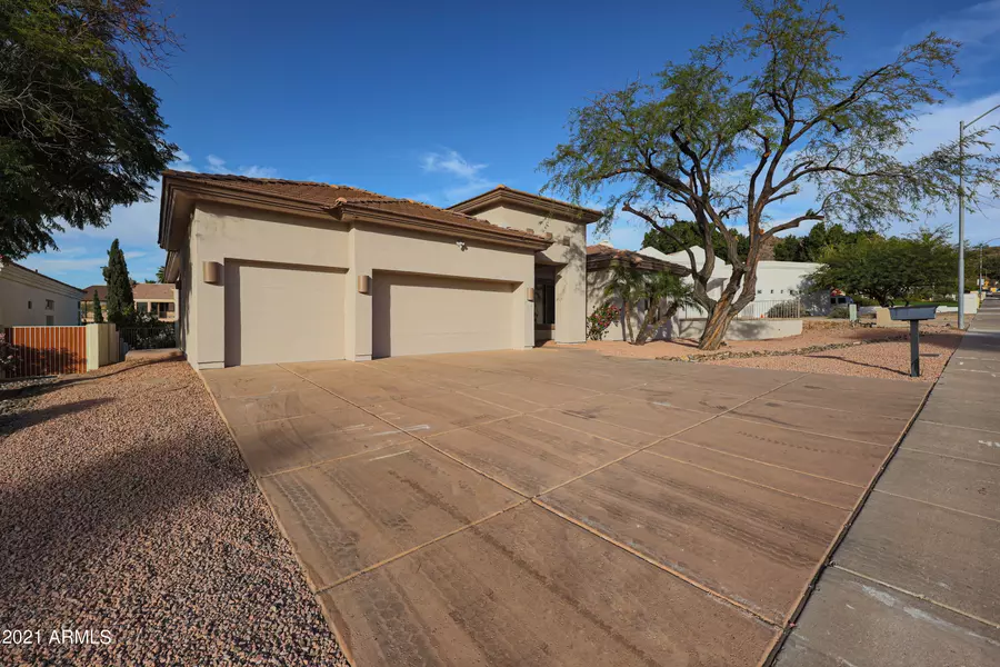 1018 E CORAL GABLES Drive, Phoenix, AZ 85022