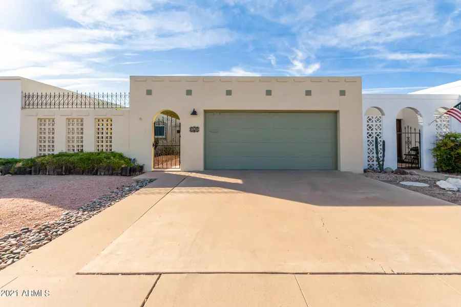 323 W LAGUNA Drive, Tempe, AZ 85282