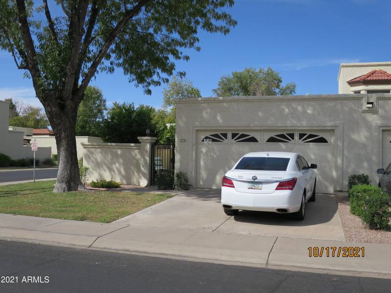 1860 E VINEDO Lane, Tempe, AZ 85284