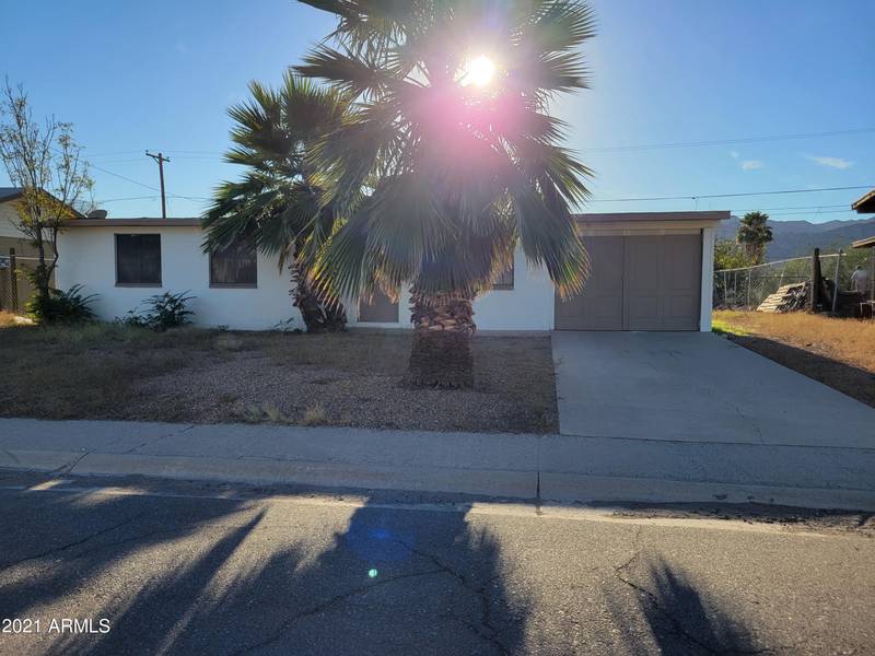 427 W Greenwich Road, Kearny, AZ 85137