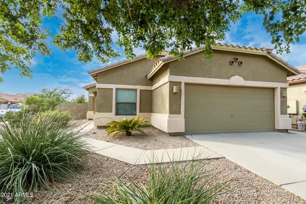 697 W OAK TREE Lane, San Tan Valley, AZ 85143