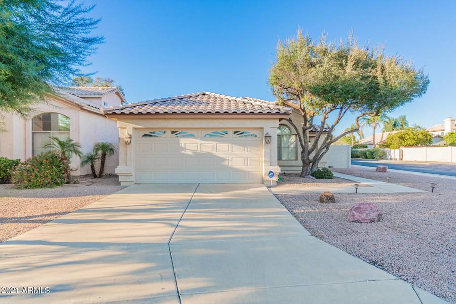 1638 E TREMAINE Avenue, Gilbert, AZ 85234