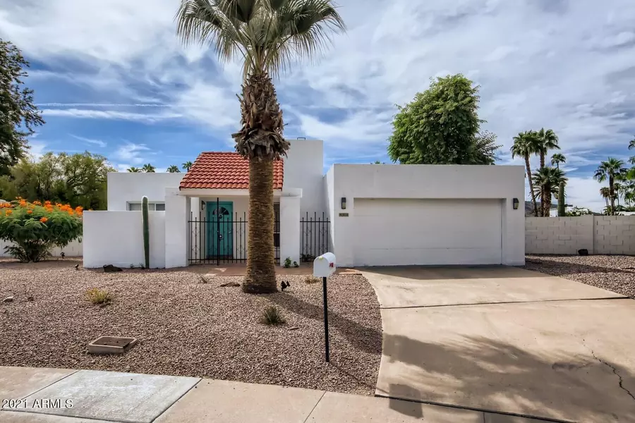 511 E CALAVAR Road, Phoenix, AZ 85022