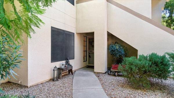 Paradise Valley, AZ 85253,6885 E COCHISE Road #108