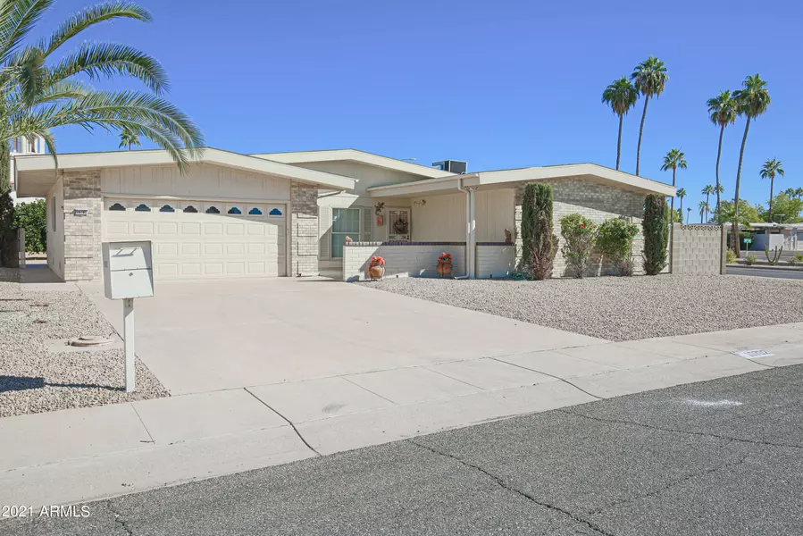 10702 W PINION Lane, Sun City, AZ 85373