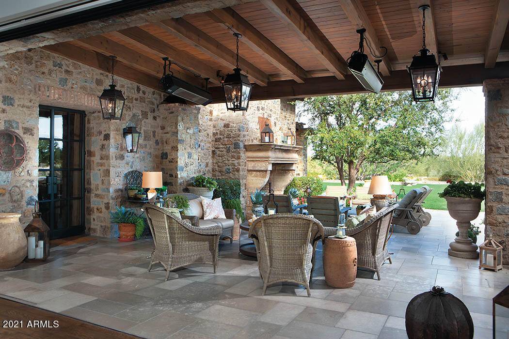 Paradise Valley, AZ 85253,6015 E CAMELDALE Way
