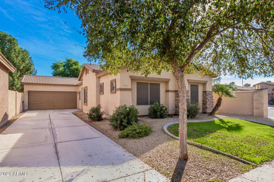 4947 S MOSLEY Drive, Chandler, AZ 85249