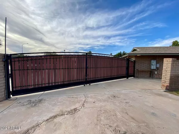 Glendale, AZ 85304,4616 W LARKSPUR Drive